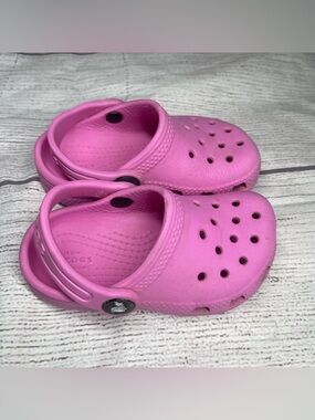 Crocs Toddler Girls Size C6 Pink Slip On Sandals